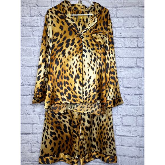 Victoria's Secret Womens 2-Piece Pajama Set Long Sleeve Satiny Animal Print LRG - Picture 1 of 6